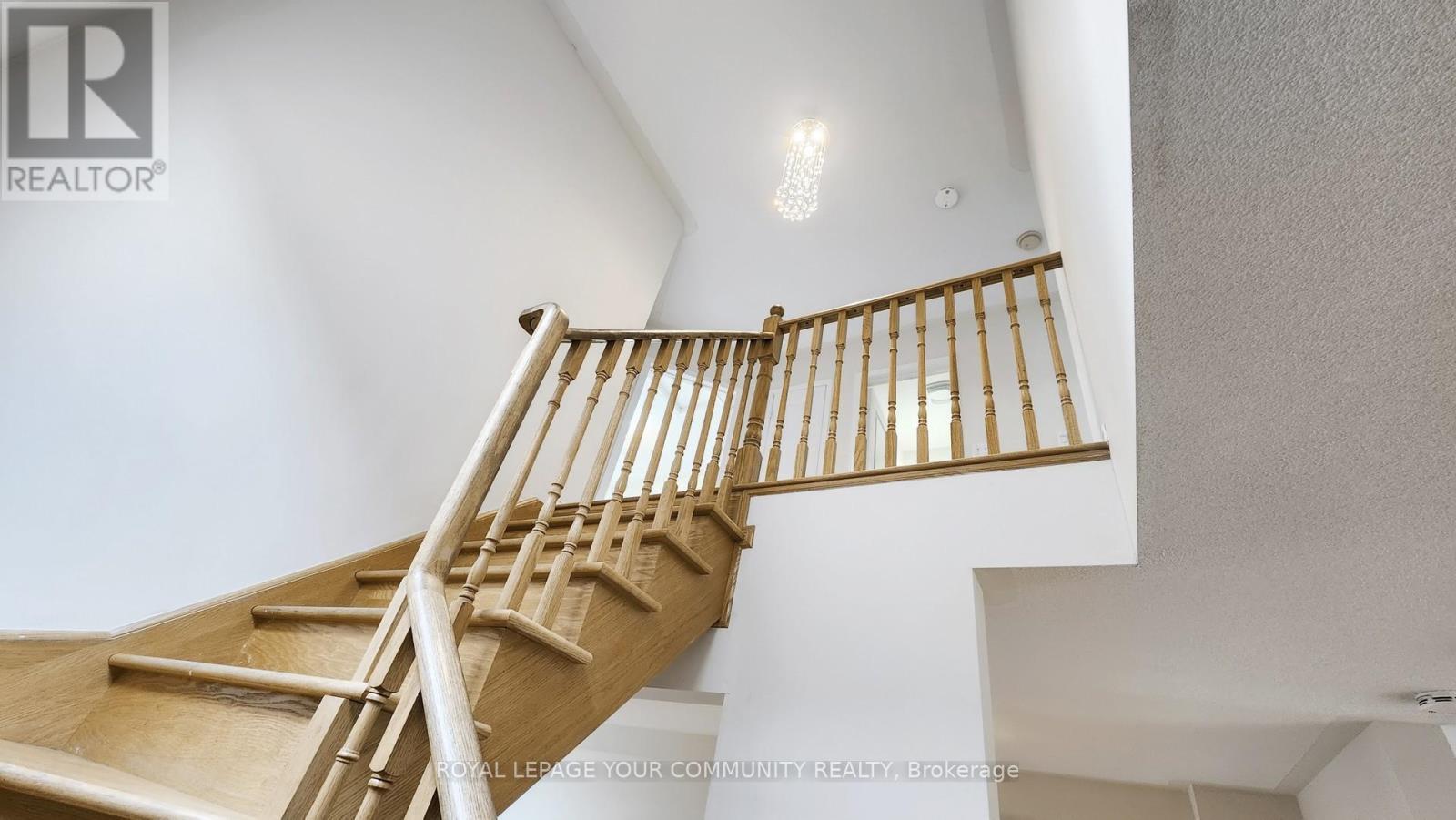 












44 OLD OAK LANE

,
Markham,




Ontario
L6B0K8

