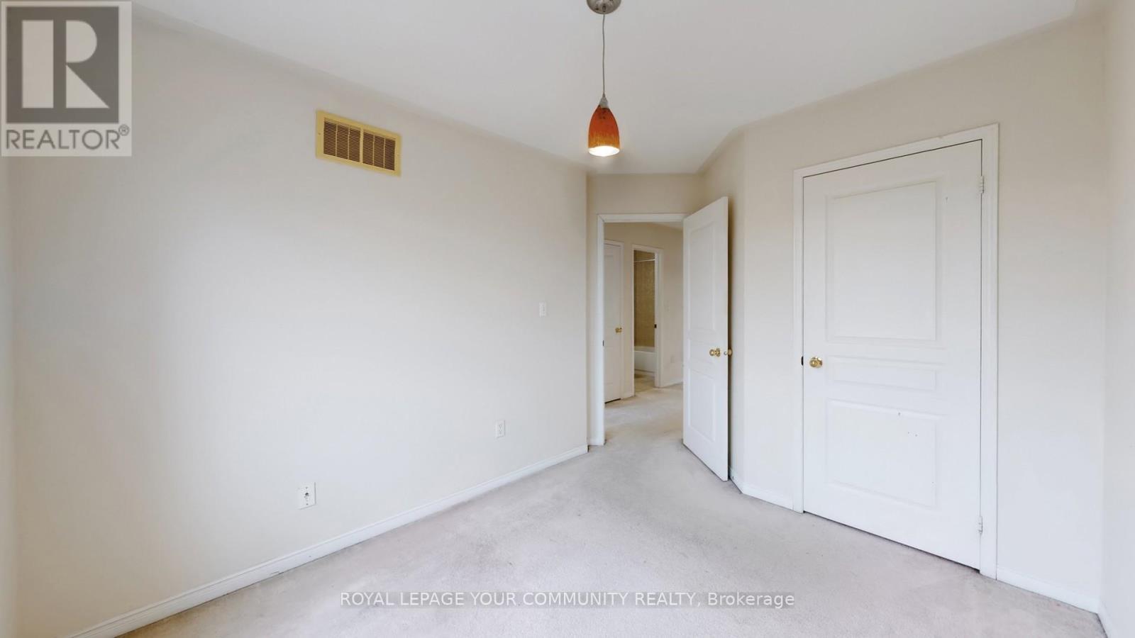 












44 OLD OAK LANE

,
Markham,




Ontario
L6B0K8

