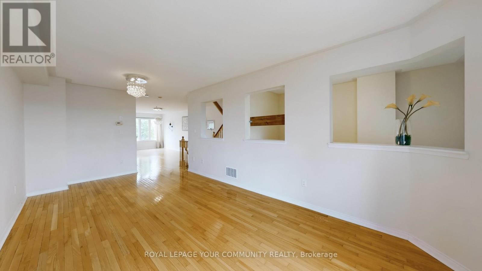 












44 OLD OAK LANE

,
Markham,




Ontario
L6B0K8

