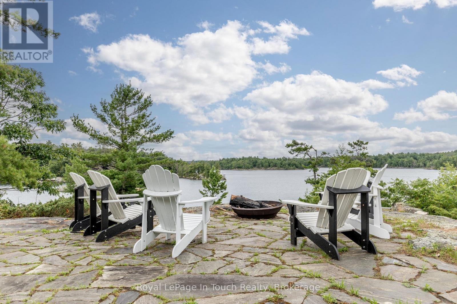 












B686-8 DERBYSHIRE ISLAND

,
The Archipelago (Archipelago),




Ontario
P2A1T4

