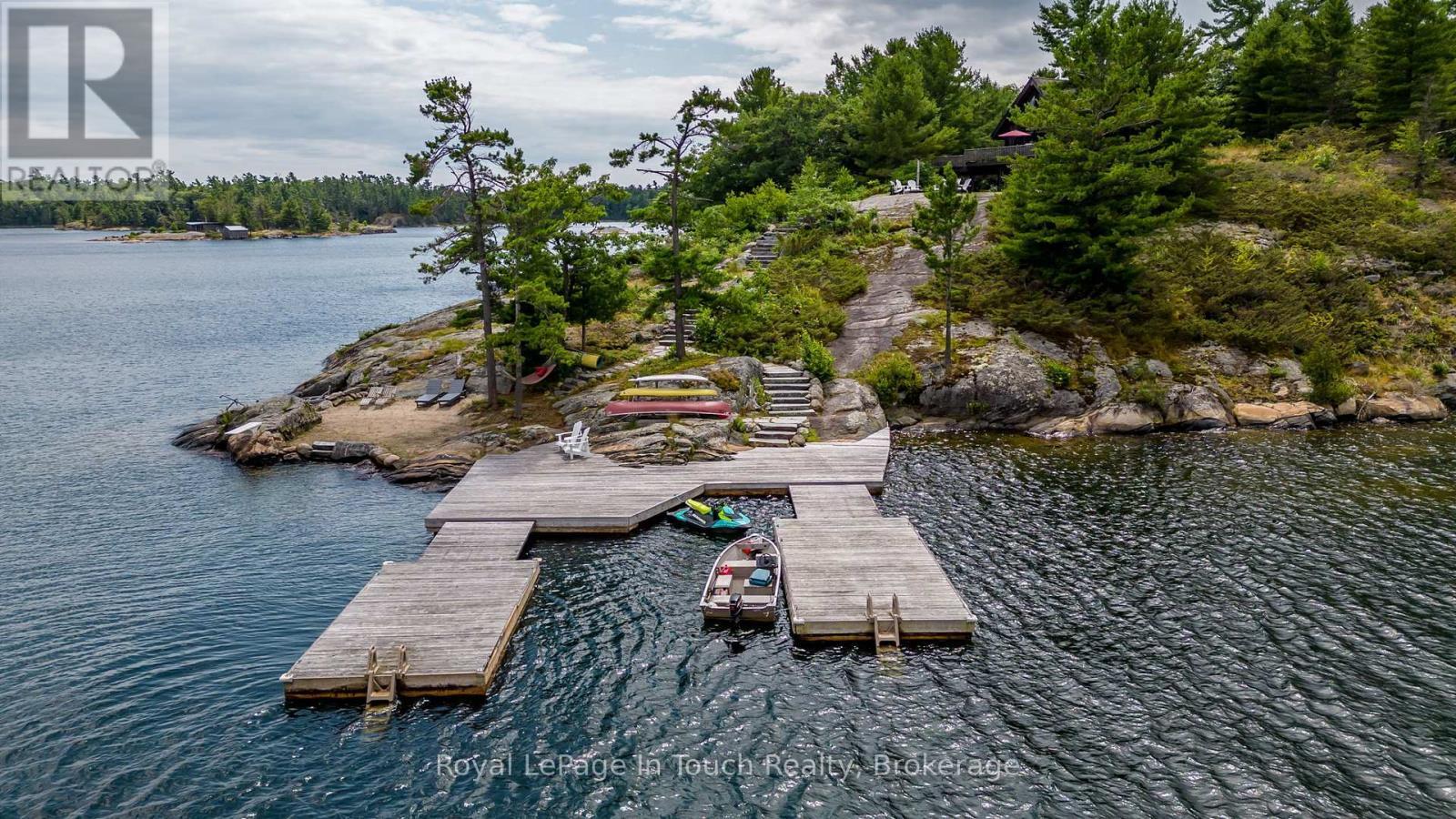 












B686-8 DERBYSHIRE ISLAND

,
The Archipelago (Archipelago),




Ontario
P2A1T4

