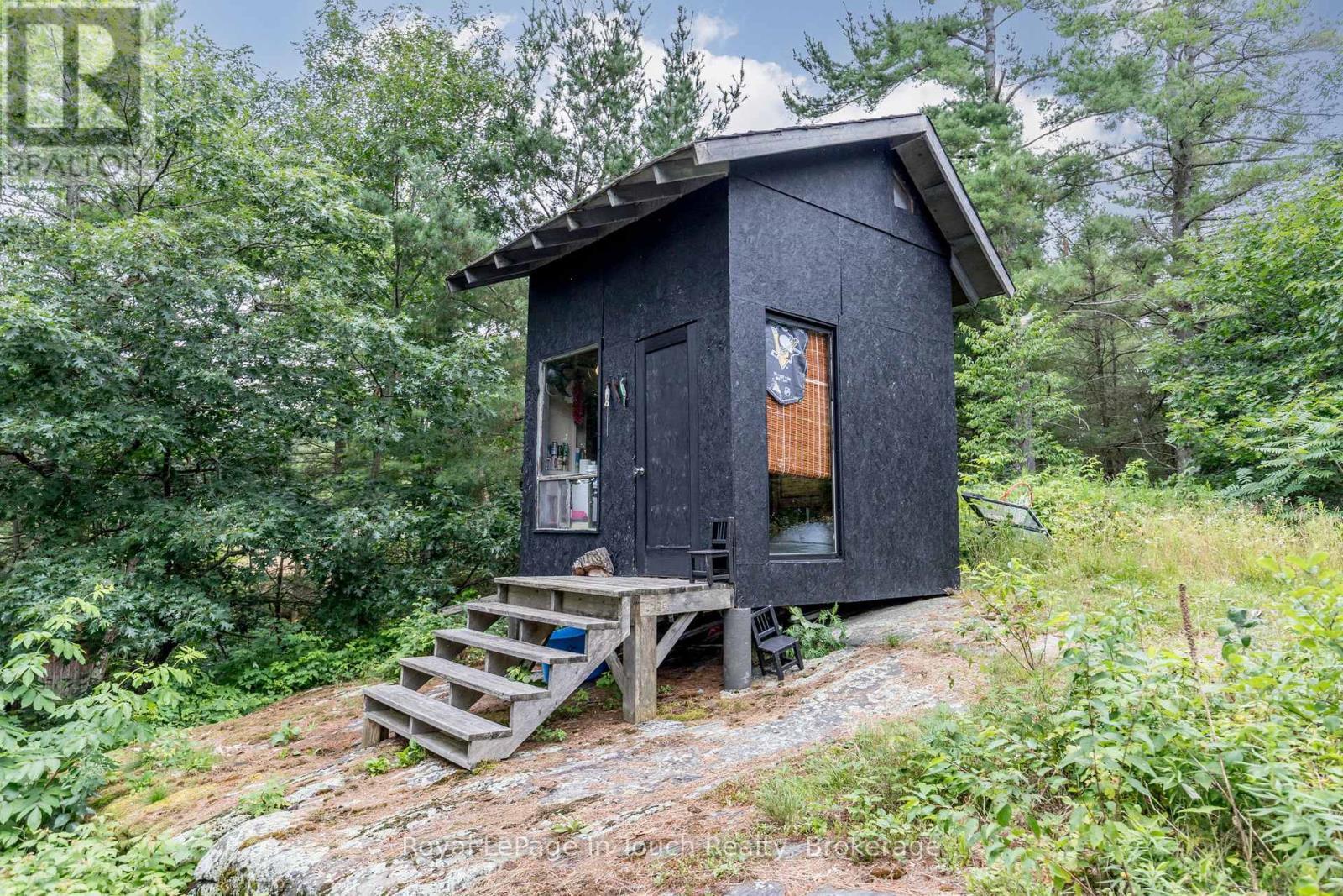 












B686-8 DERBYSHIRE ISLAND

,
The Archipelago (Archipelago),




Ontario
P2A1T4


