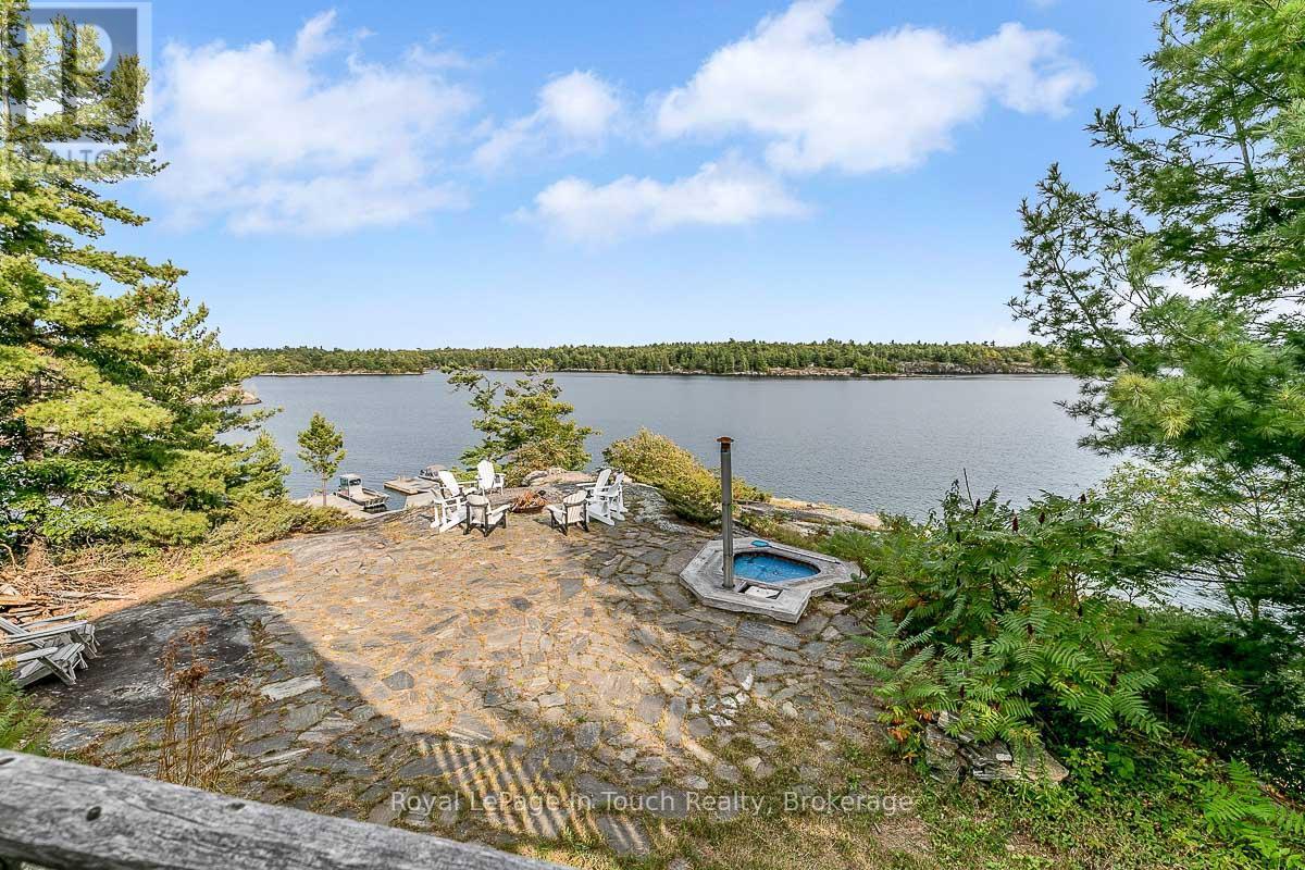 












B686-8 DERBYSHIRE ISLAND

,
The Archipelago (Archipelago),




Ontario
P2A1T4

