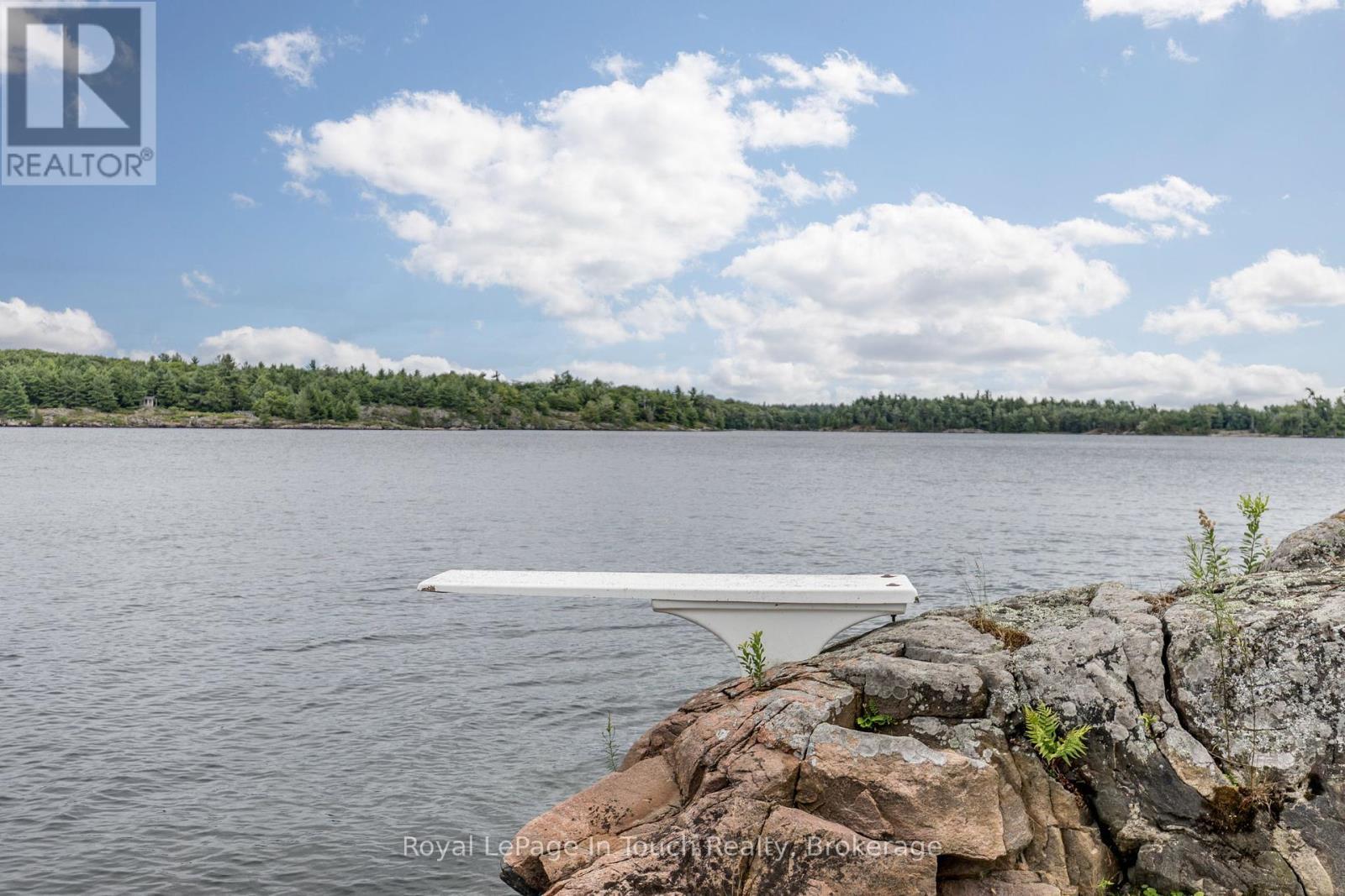 












B686-8 DERBYSHIRE ISLAND

,
The Archipelago (Archipelago),




Ontario
P2A1T4

