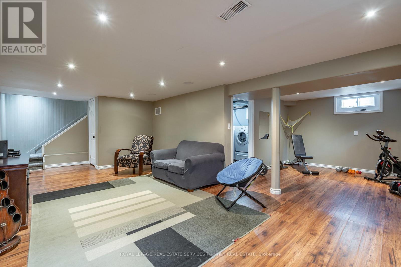












904 ROBINSON ROAD

,
Haldimand,




Ontario
N1A2W1

