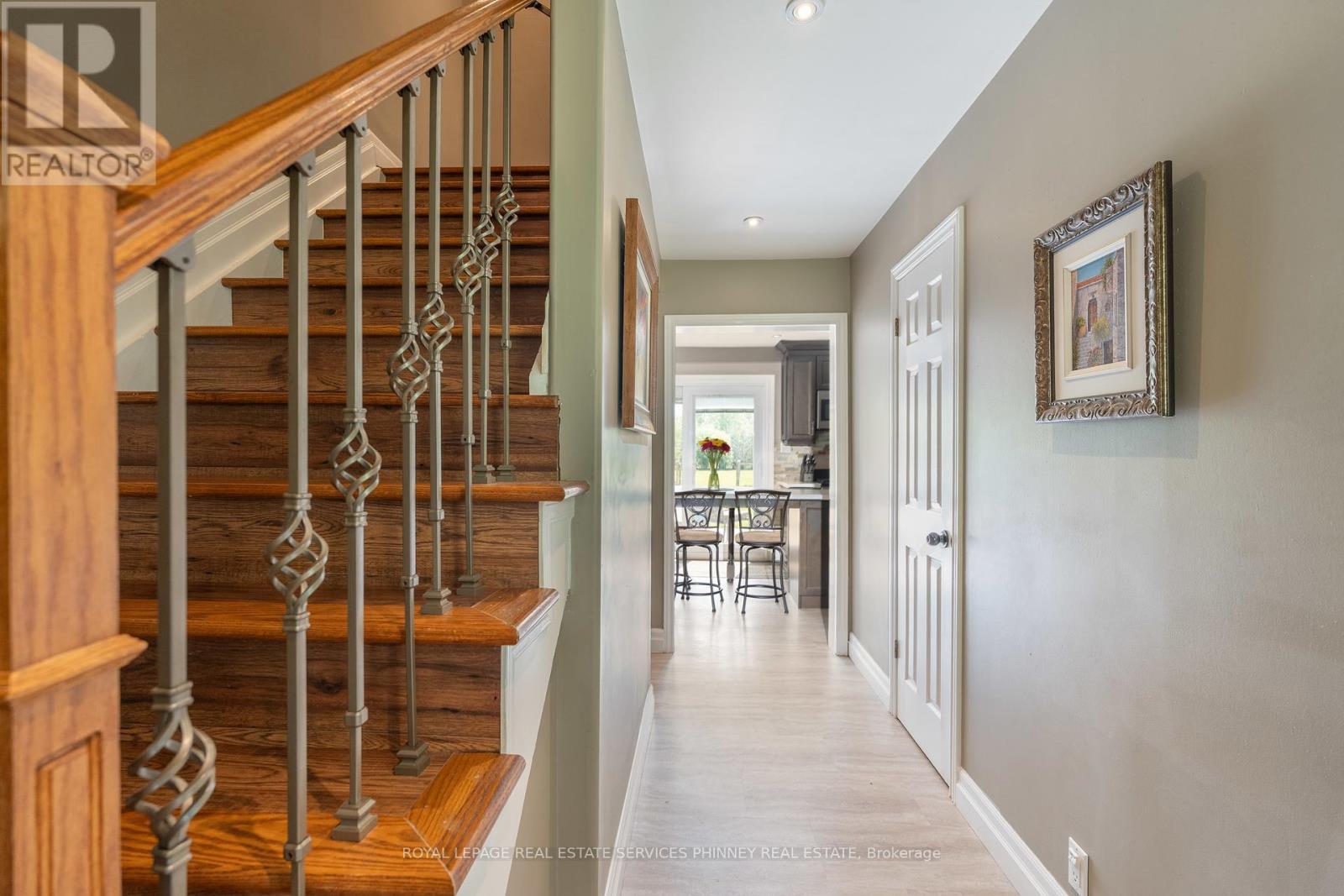












904 ROBINSON ROAD

,
Haldimand,




Ontario
N1A2W1

