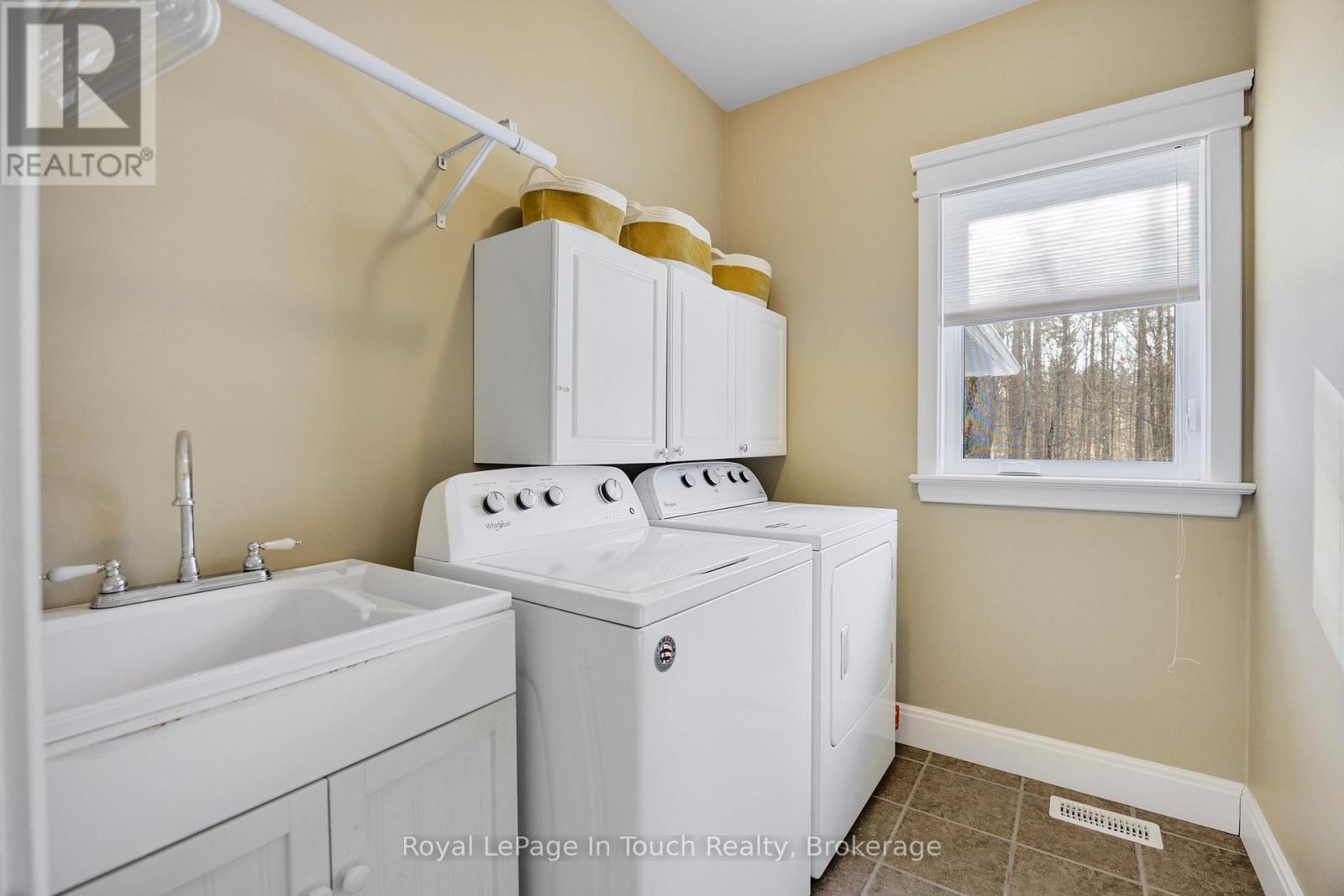 












3 COPELAND CREEK DRIVE

,
Tiny,




Ontario
L9M0M3

