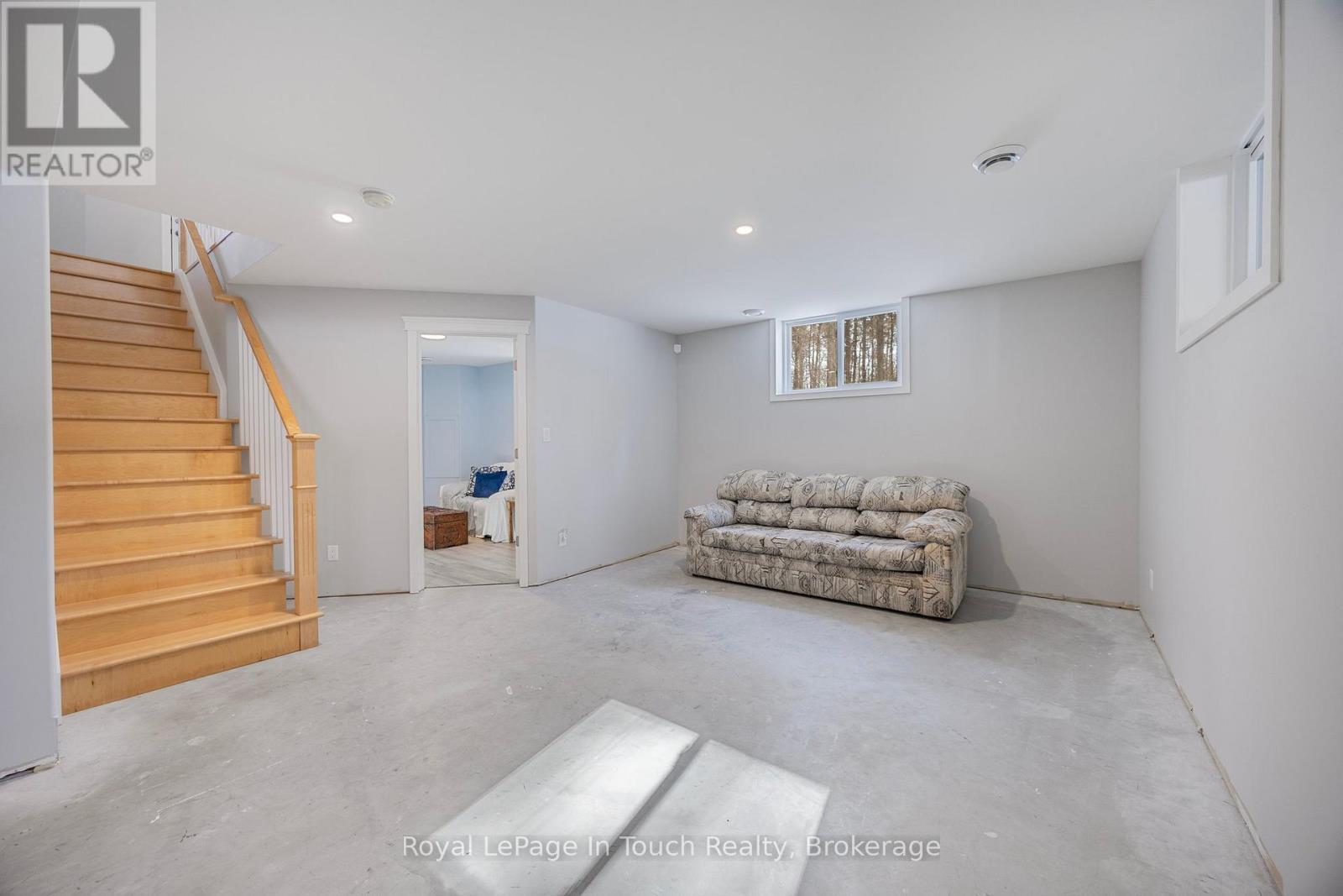 












3 COPELAND CREEK DRIVE

,
Tiny,




Ontario
L9M0M3

