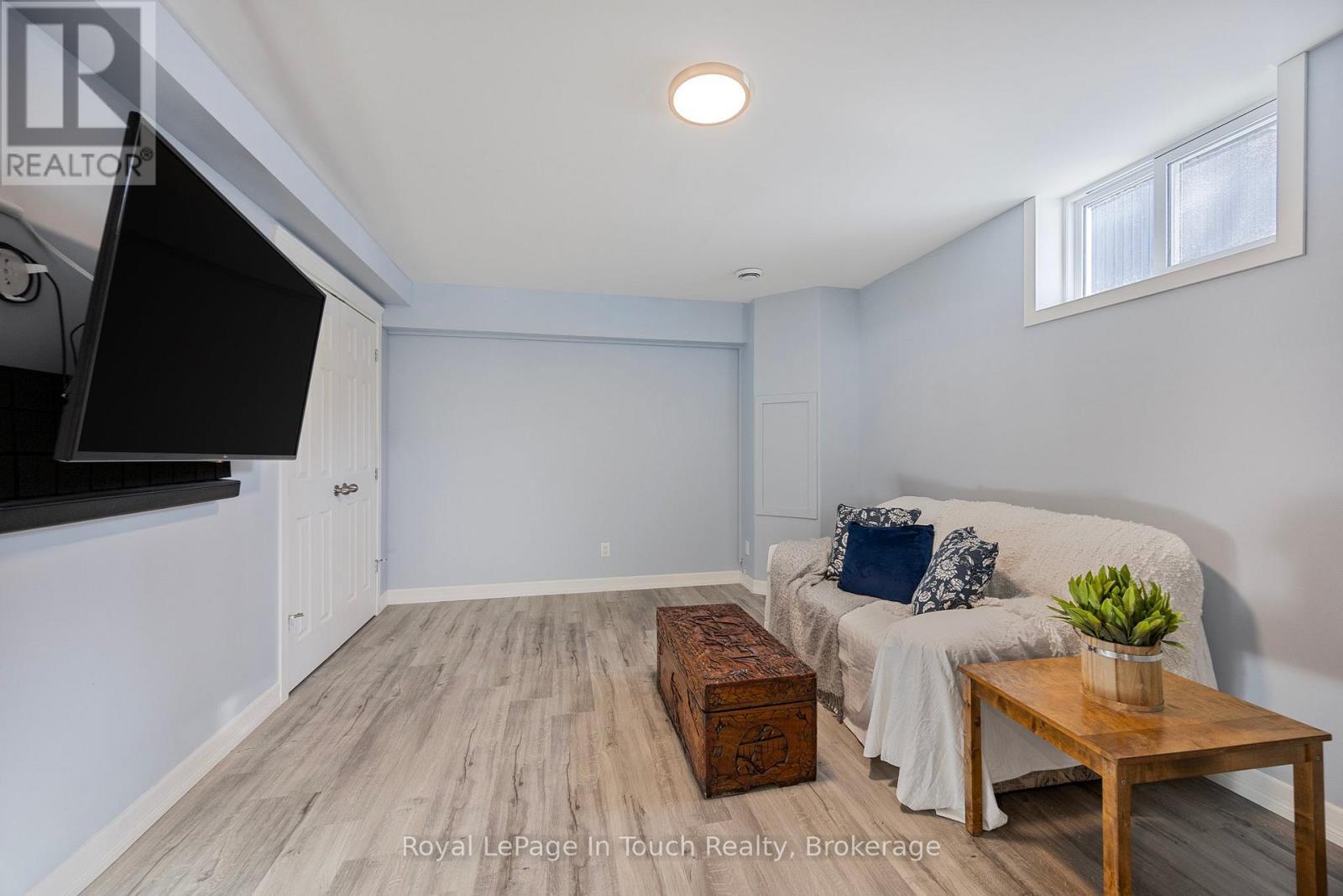 












3 COPELAND CREEK DRIVE

,
Tiny,




Ontario
L9M0M3

