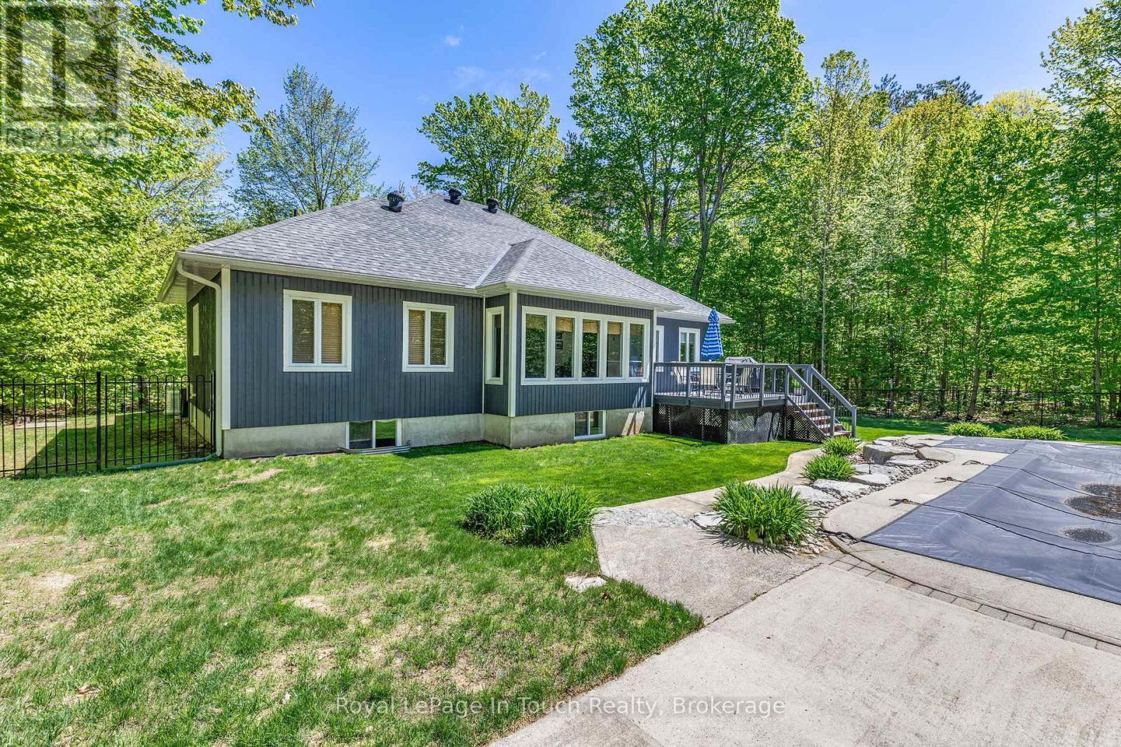 












3 COPELAND CREEK DRIVE

,
Tiny,




Ontario
L9M0M3

