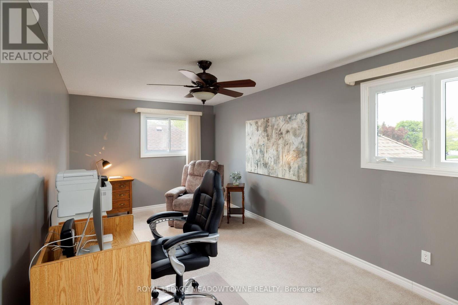 












521 VANIER DRIVE

,
Milton,




Ontario
L9T4S3

