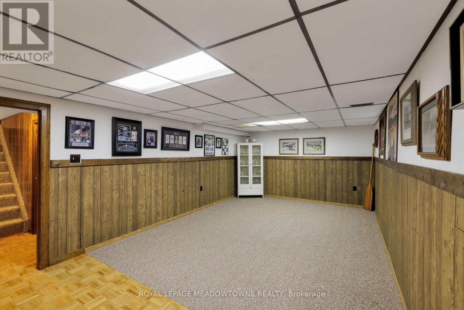 












521 VANIER DRIVE

,
Milton,




Ontario
L9T4S3

