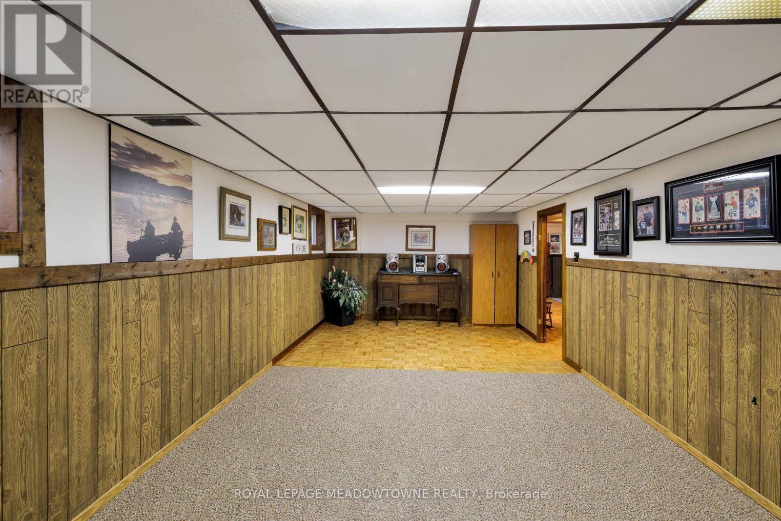 












521 VANIER DRIVE

,
Milton,




Ontario
L9T4S3

