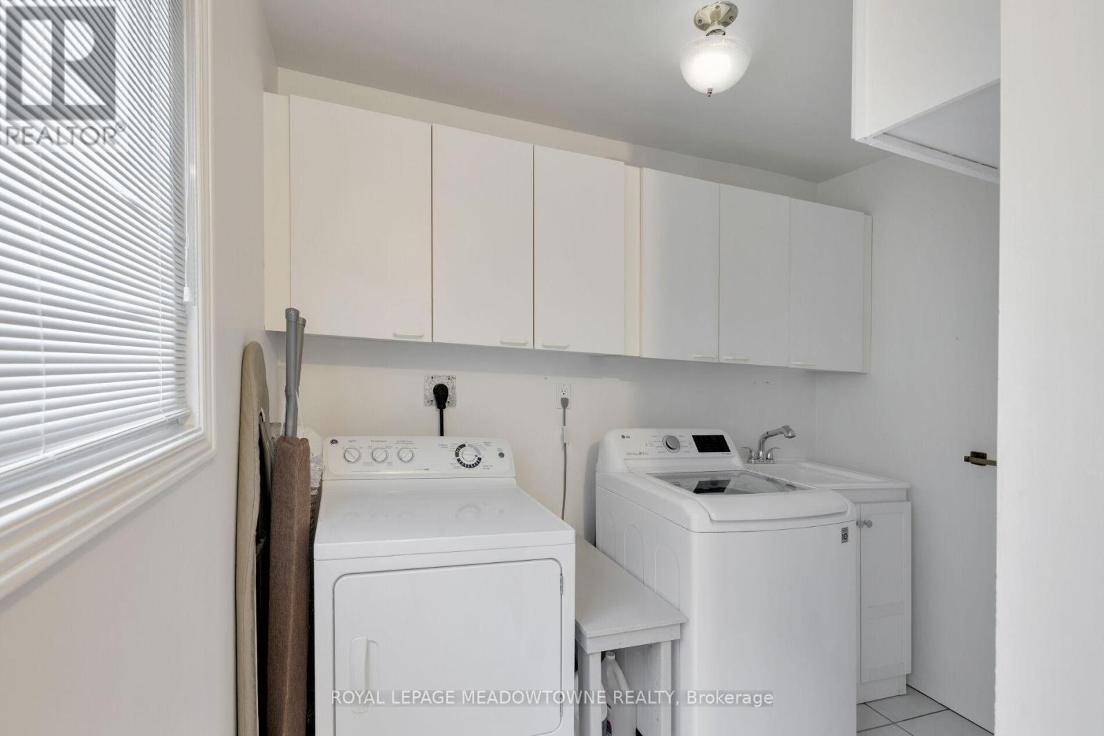 












521 VANIER DRIVE

,
Milton,




Ontario
L9T4S3


