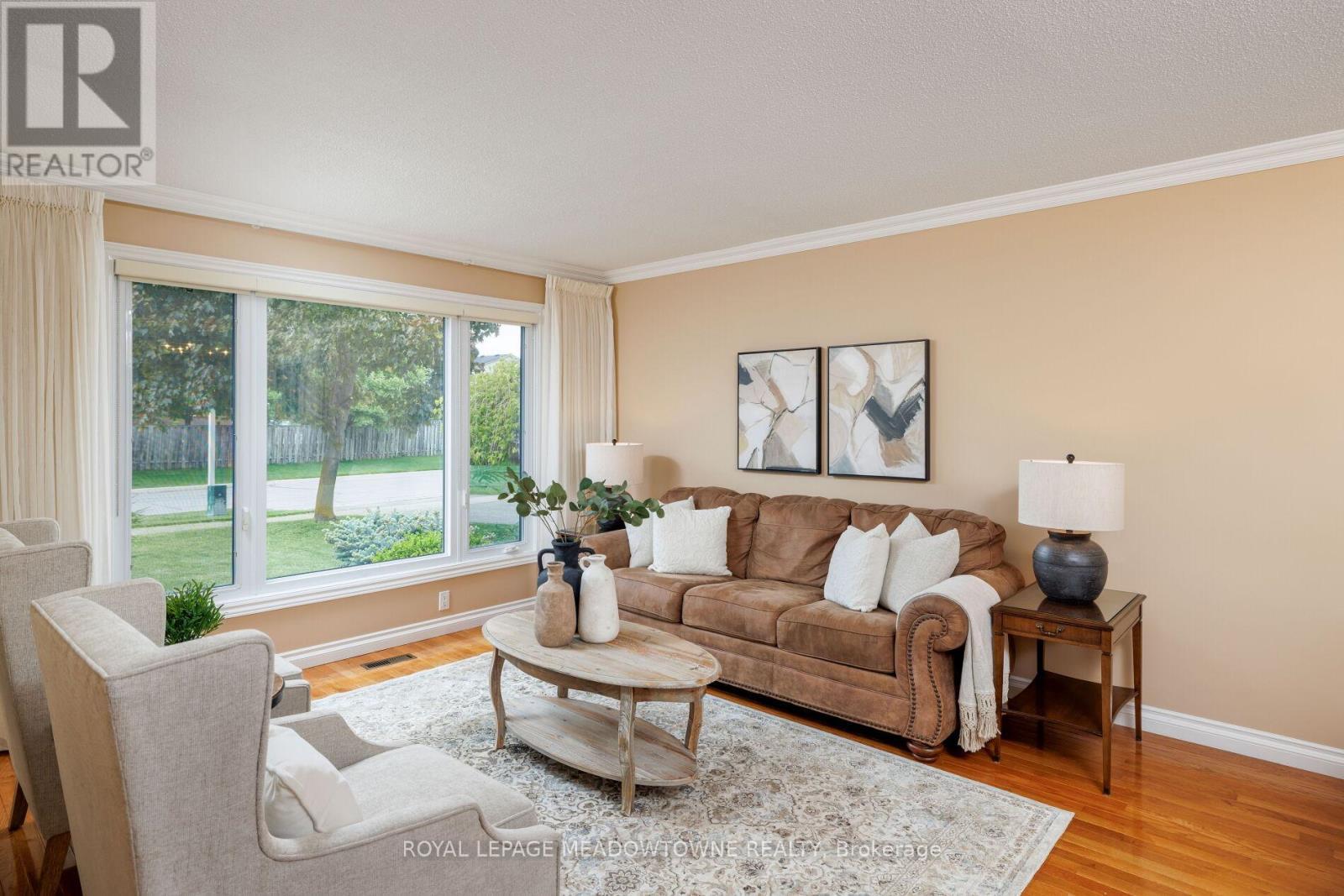 












521 VANIER DRIVE

,
Milton,




Ontario
L9T4S3

