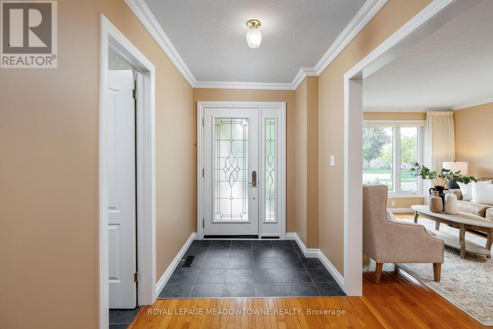 












521 VANIER DRIVE

,
Milton,




Ontario
L9T4S3

