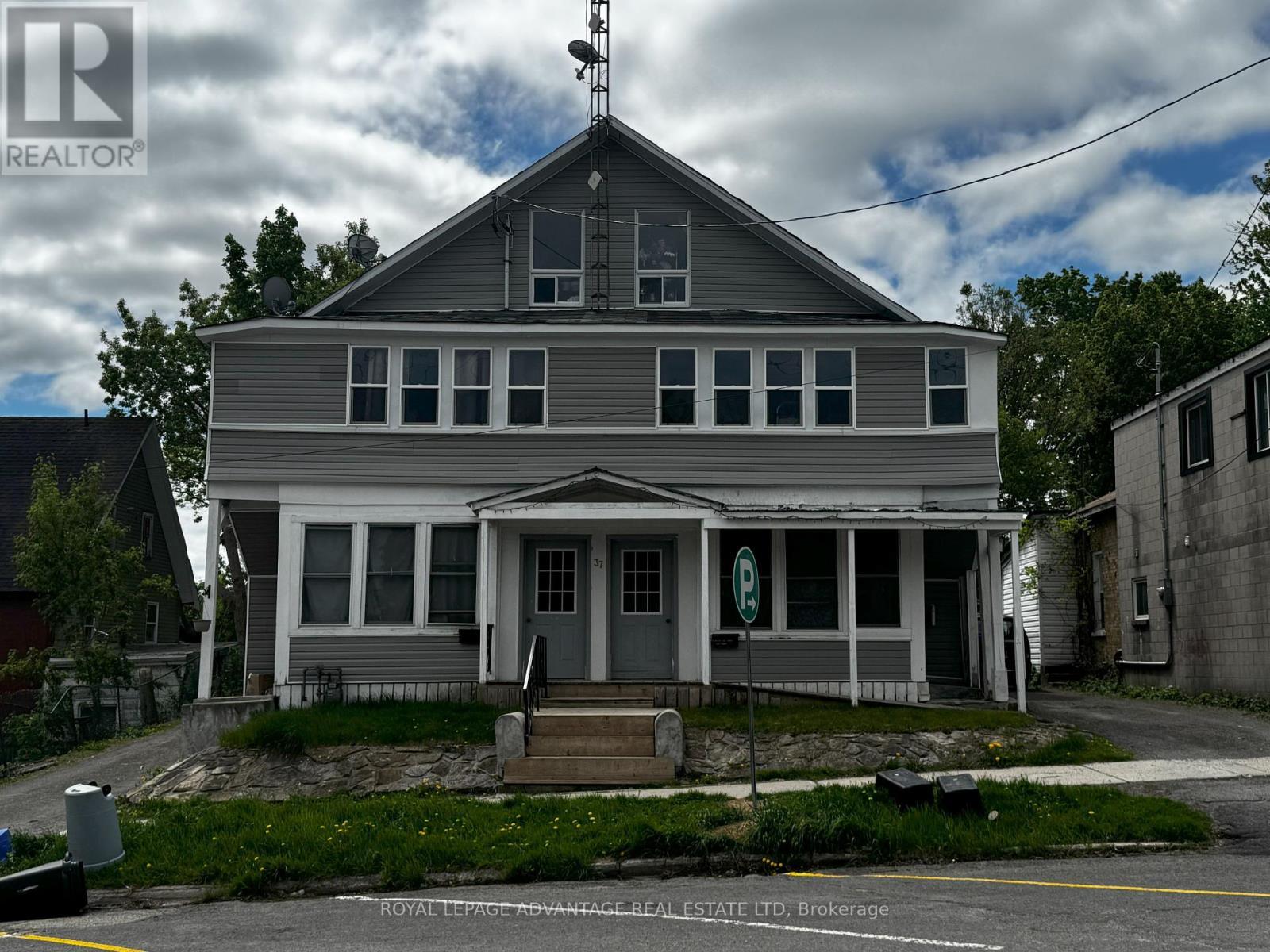 












37 MAIN STREET W

,
Smiths Falls,




Ontario
K7A1M7

