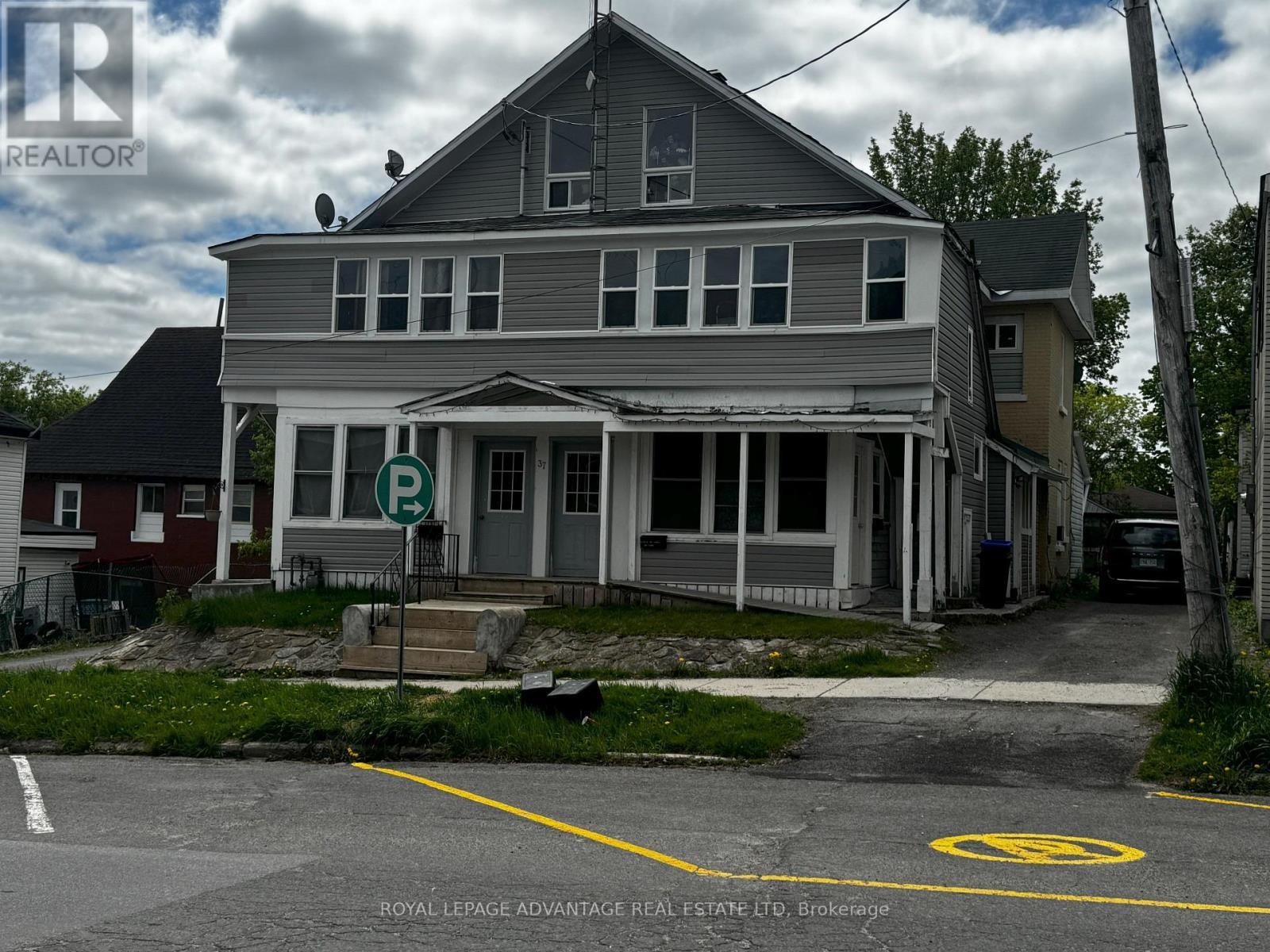 












37 MAIN STREET W

,
Smiths Falls,




Ontario
K7A1M7


