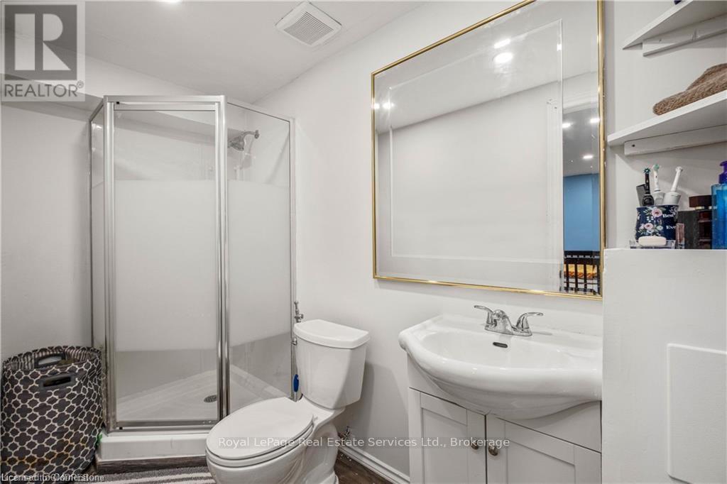 












106 HANSON CRESCENT

,
Milton (SC Scott),




Ontario
L9T8L5

