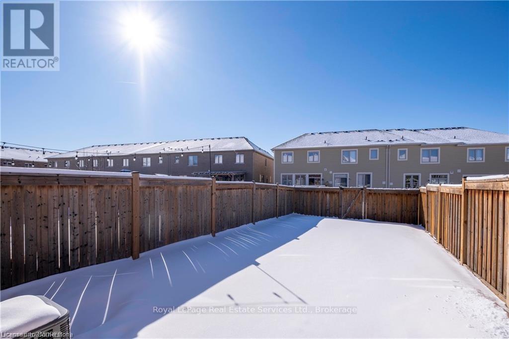 












106 HANSON CRESCENT

,
Milton (SC Scott),




Ontario
L9T8L5


