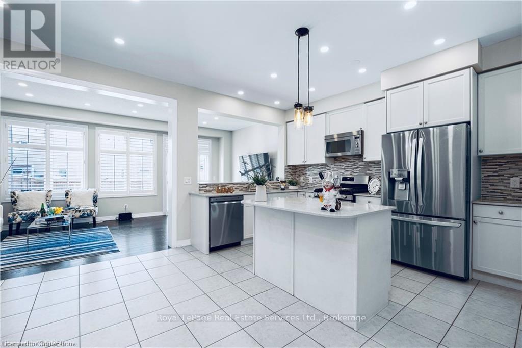 












106 HANSON CRESCENT

,
Milton (SC Scott),




Ontario
L9T8L5

