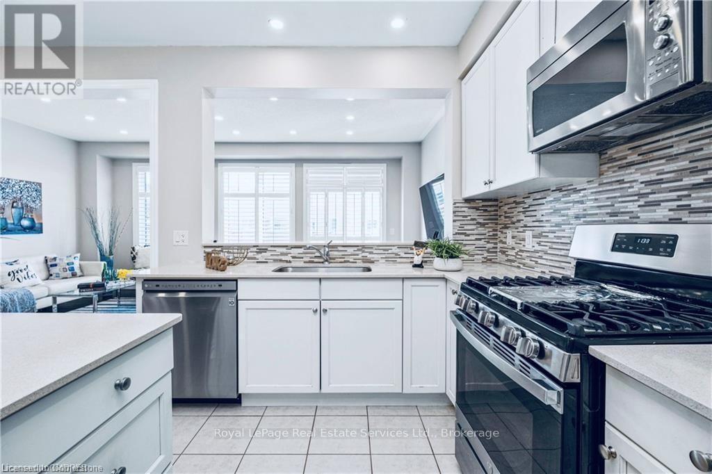 












106 HANSON CRESCENT

,
Milton (SC Scott),




Ontario
L9T8L5

