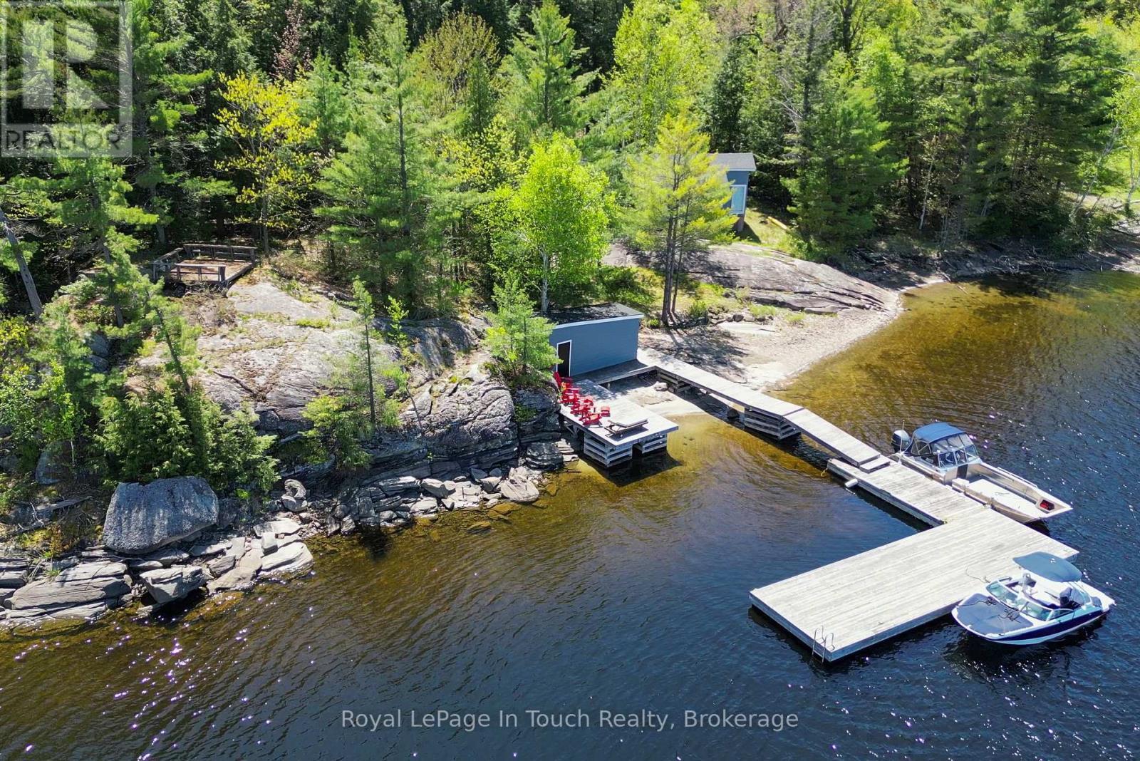 












15052 GEORGIAN BAY SHORE

,
Georgian Bay (Baxter),




Ontario
P0E1E0

