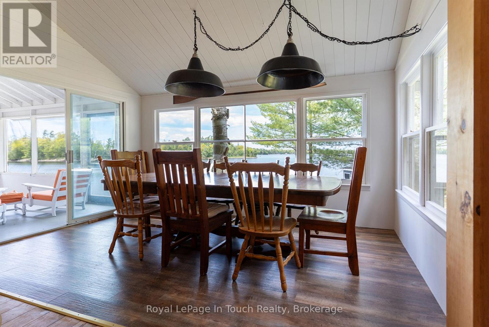 












15052 GEORGIAN BAY SHORE

,
Georgian Bay (Baxter),




Ontario
P0E1E0

