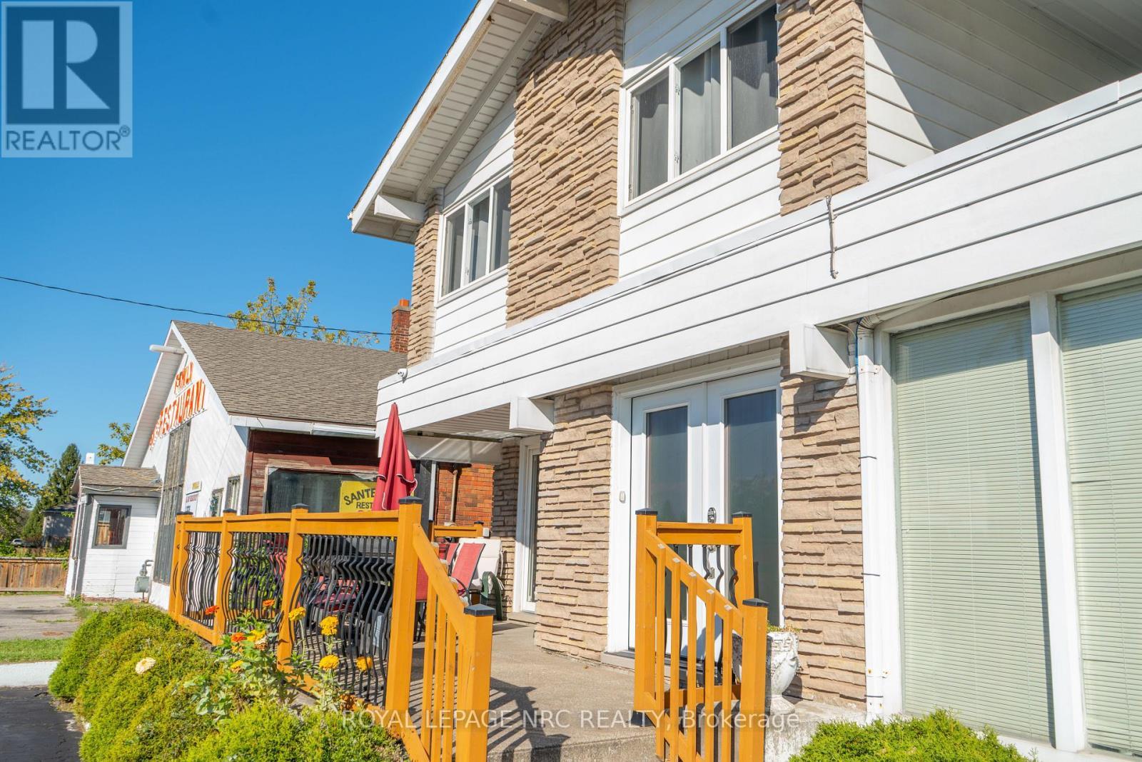 












7895 LUNDY'S LANE

,
Niagara Falls (Ascot),




Ontario
L2H1H3

