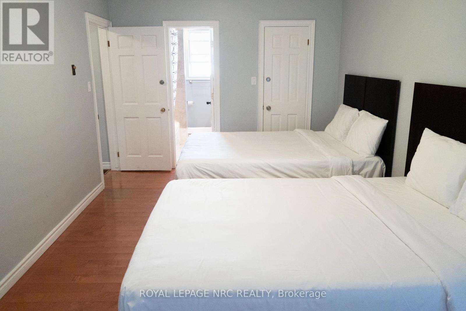 












7895 LUNDY'S LANE

,
Niagara Falls (Ascot),




Ontario
L2H1H3

