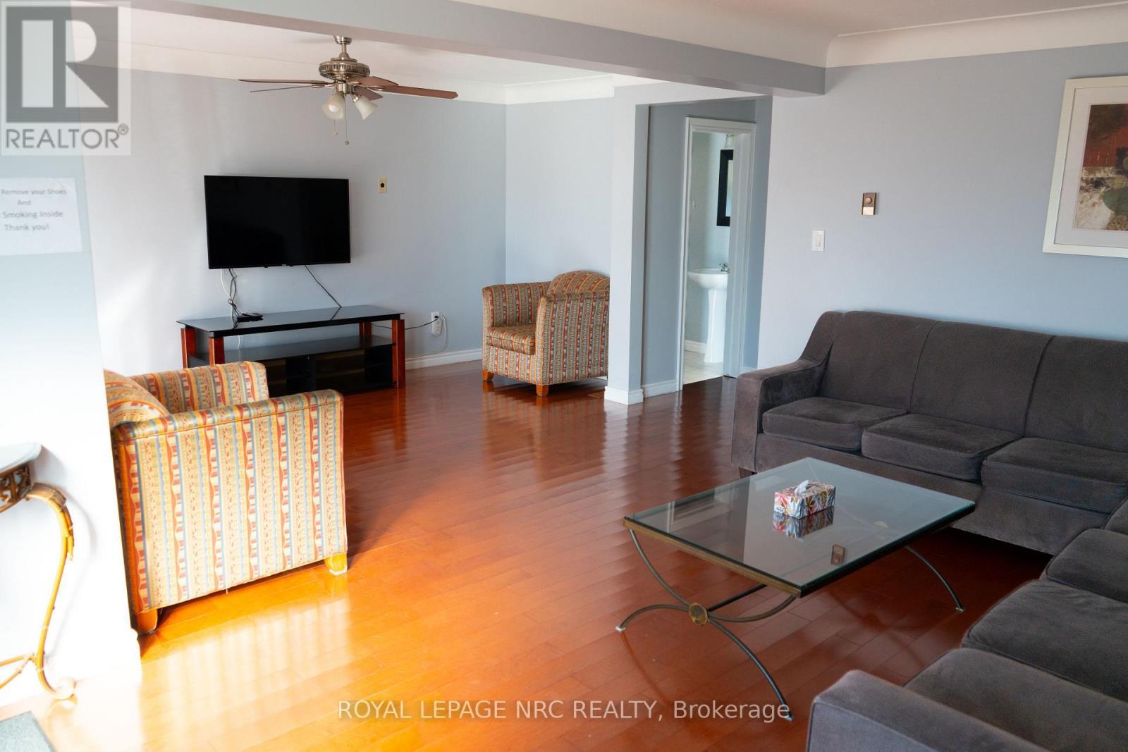 












7895 LUNDY'S LANE

,
Niagara Falls (Ascot),




Ontario
L2H1H3

