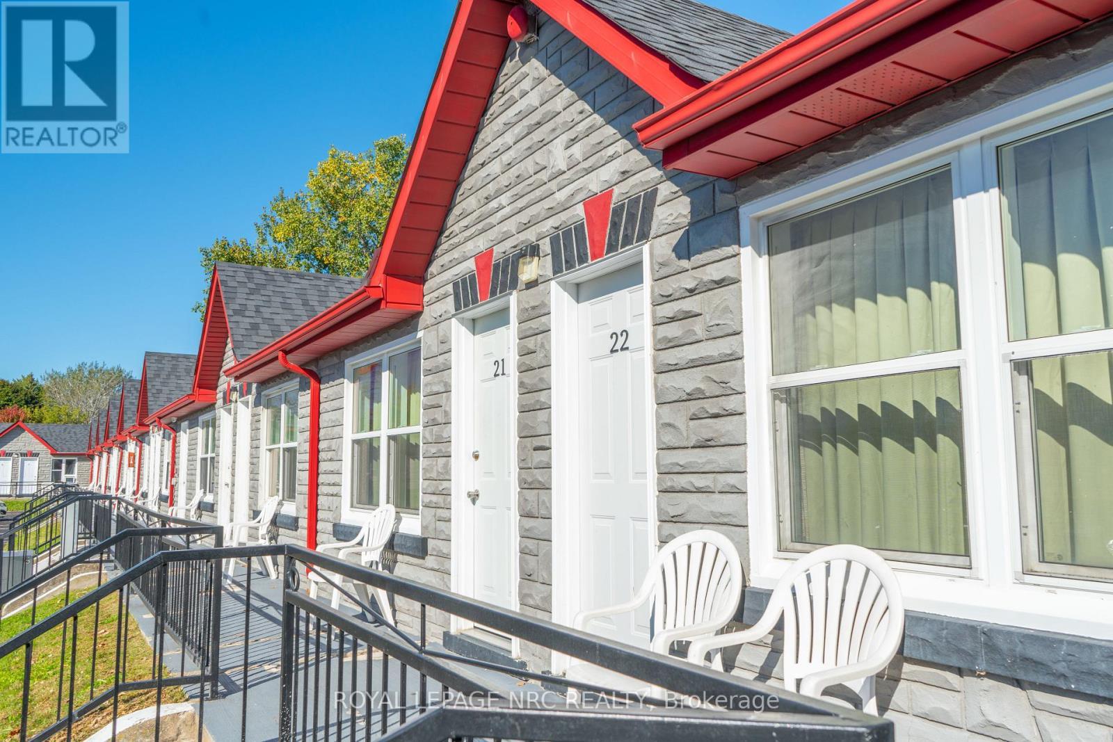 












7895 LUNDY'S LANE

,
Niagara Falls (Ascot),




Ontario
L2H1H3

