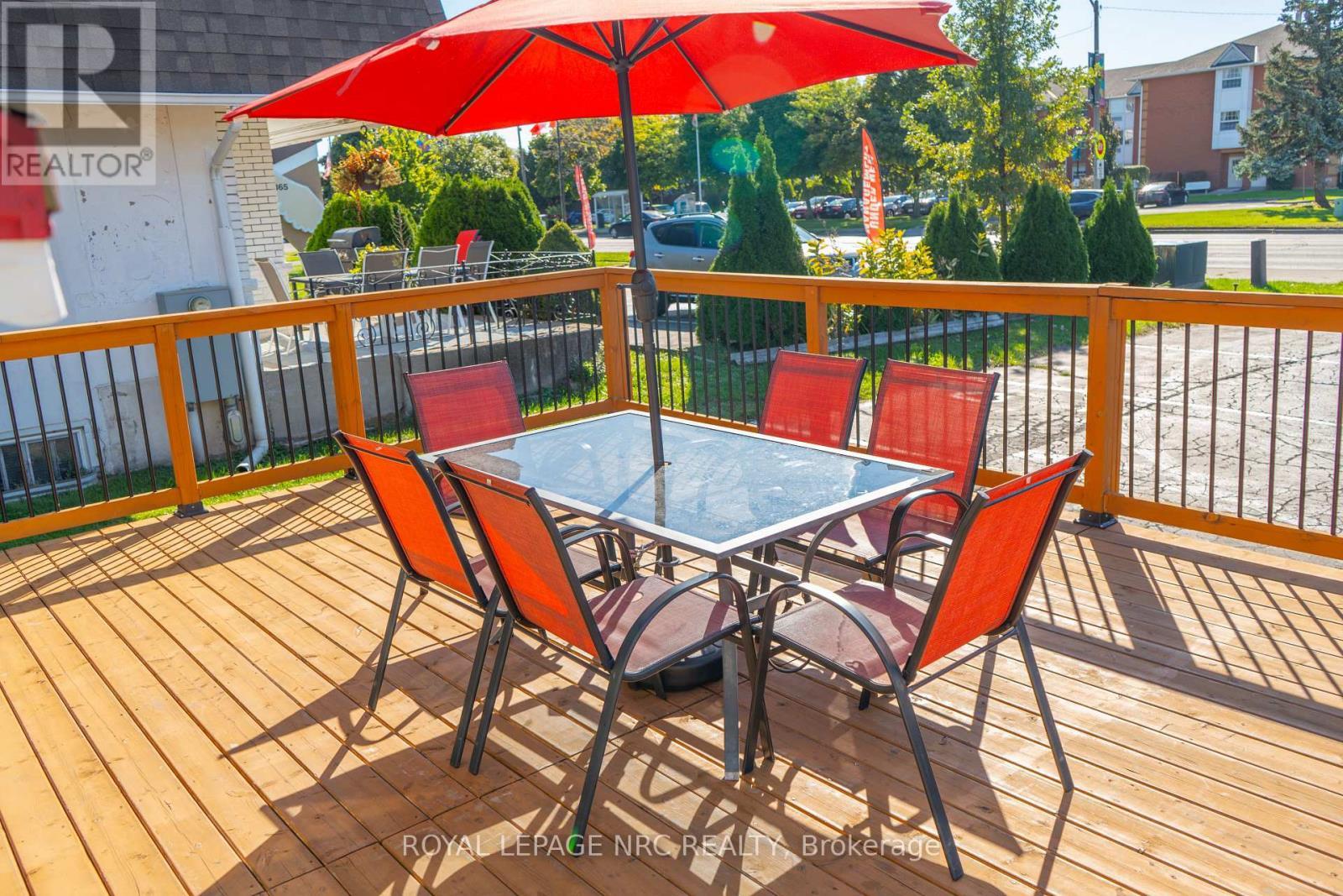 












7895 LUNDY'S LANE

,
Niagara Falls (Ascot),




Ontario
L2H1H3

