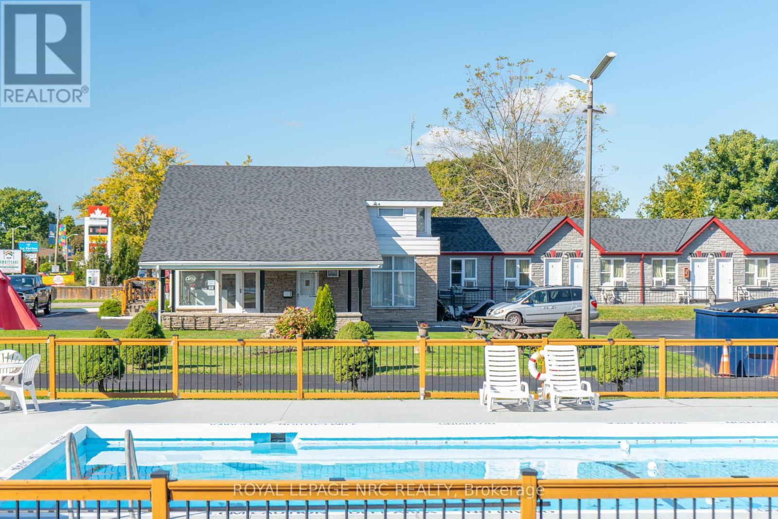 












7895 LUNDY'S LANE

,
Niagara Falls (Ascot),




Ontario
L2H1H3

