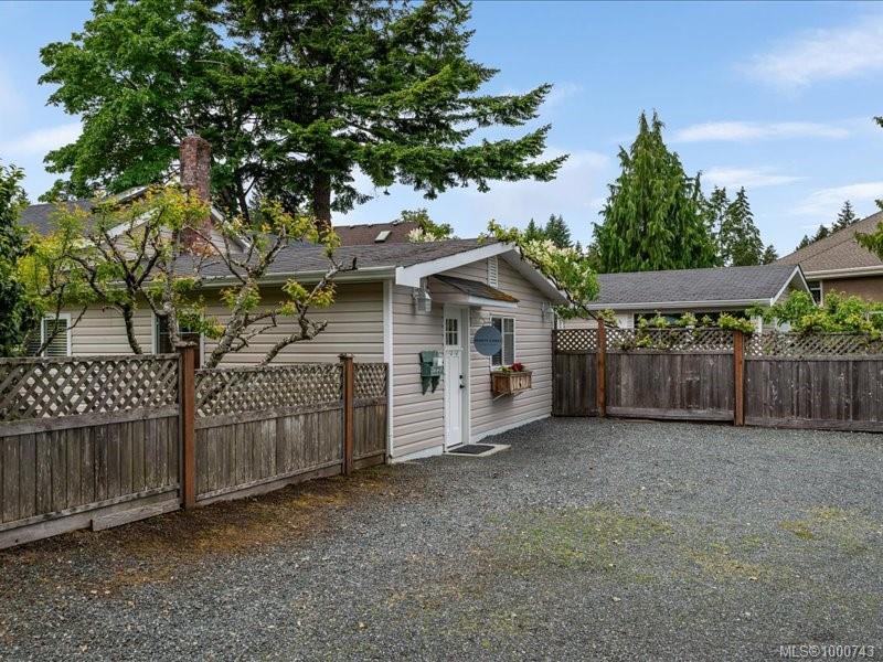 









521


Arbutus

St,
Qualicum Beach,




BC
V9K 1K8

