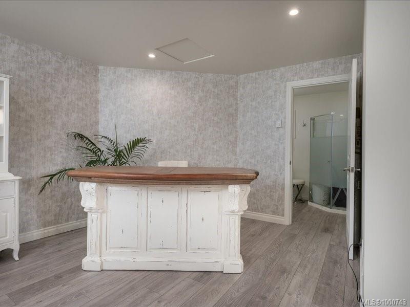 









521


Arbutus

St,
Qualicum Beach,




BC
V9K 1K8

