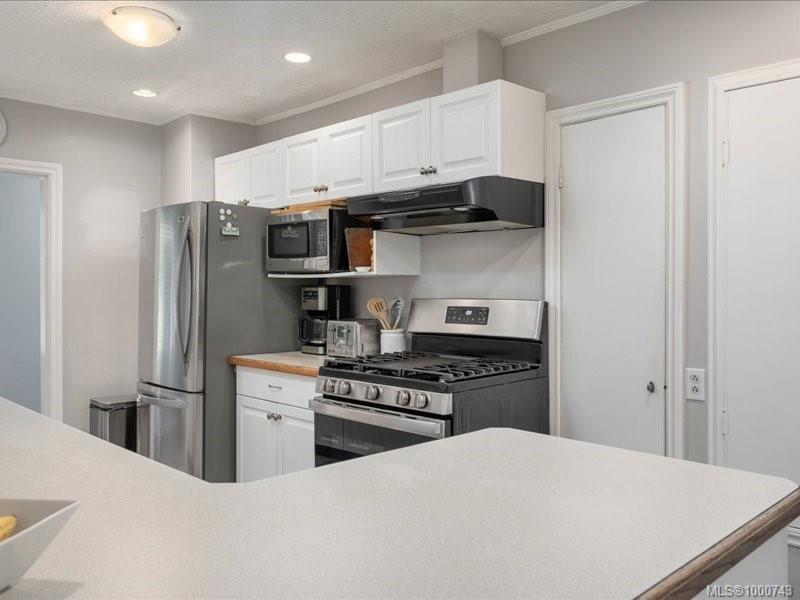 









521


Arbutus

St,
Qualicum Beach,




BC
V9K 1K8

