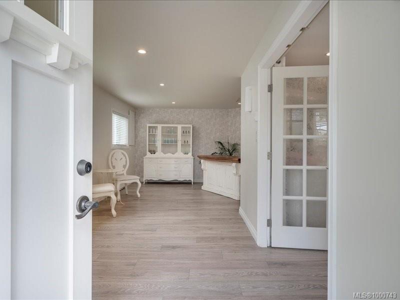 









521


Arbutus

St,
Qualicum Beach,




BC
V9K 1K8

