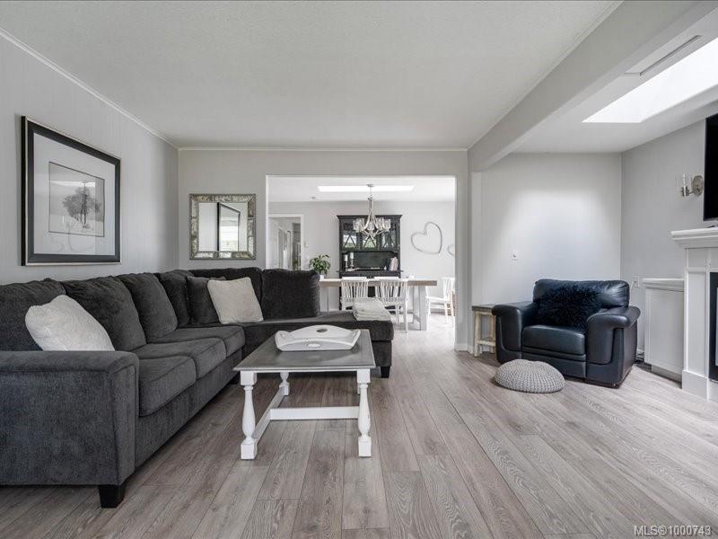 









521


Arbutus

St,
Qualicum Beach,




BC
V9K 1K8

