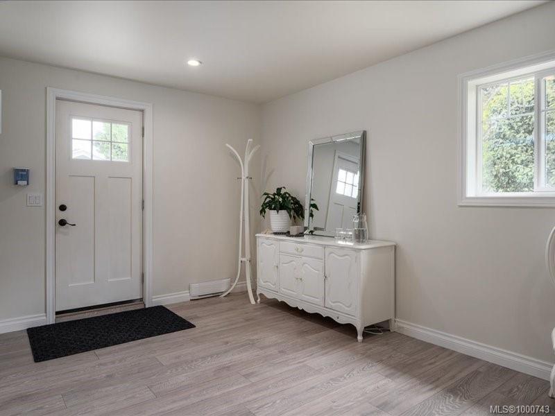 









521


Arbutus

St,
Qualicum Beach,




BC
V9K 1K8

