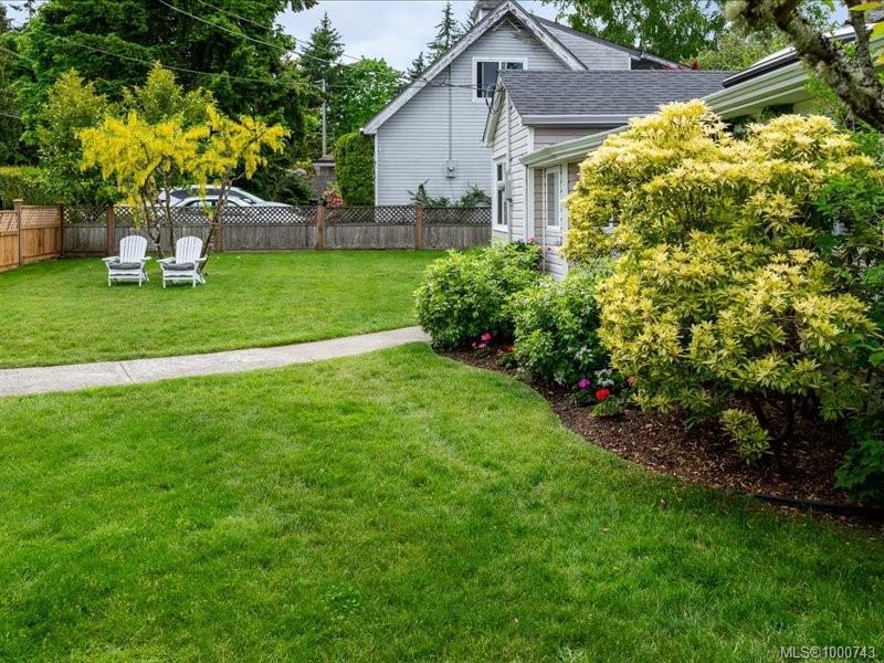 









521


Arbutus

St,
Qualicum Beach,




BC
V9K 1K8

