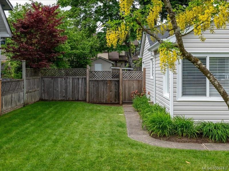 









521


Arbutus

St,
Qualicum Beach,




BC
V9K 1K8

