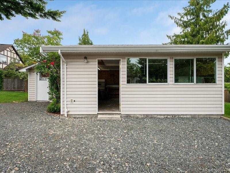









521


Arbutus

St,
Qualicum Beach,




BC
V9K 1K8

