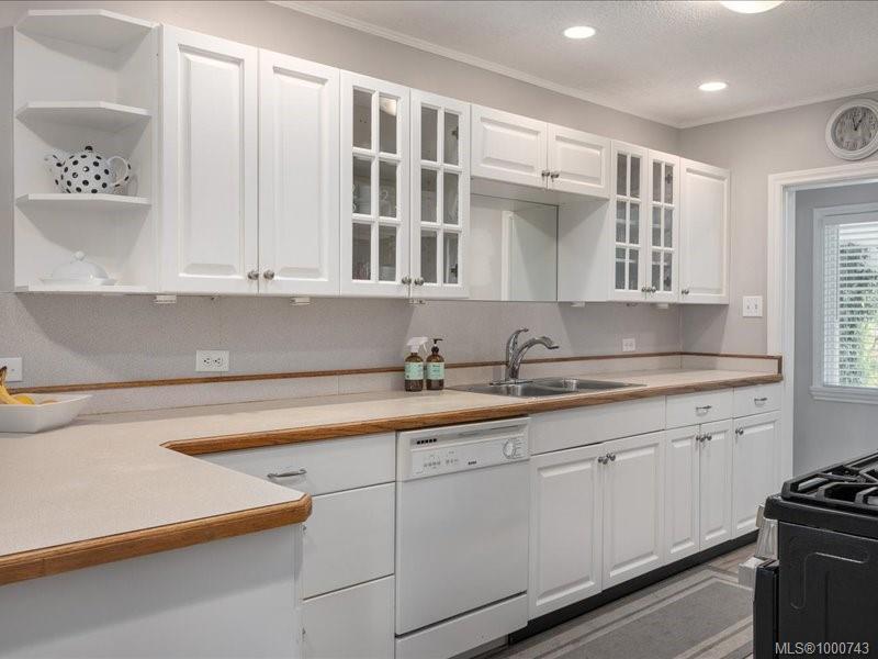 









521


Arbutus

St,
Qualicum Beach,




BC
V9K 1K8

