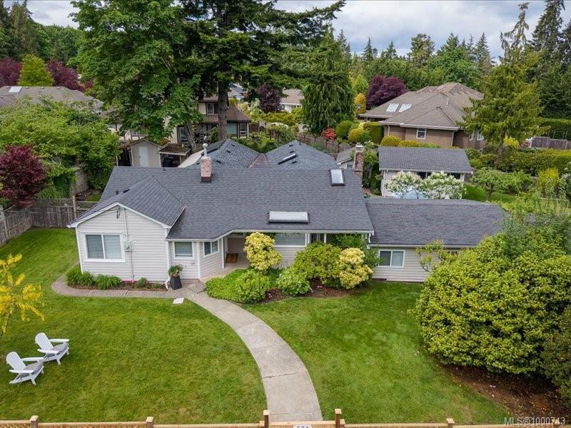 









521


Arbutus

St,
Qualicum Beach,




BC
V9K 1K8


