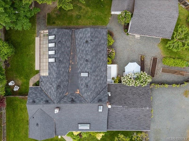 









521


Arbutus

St,
Qualicum Beach,




BC
V9K 1K8

