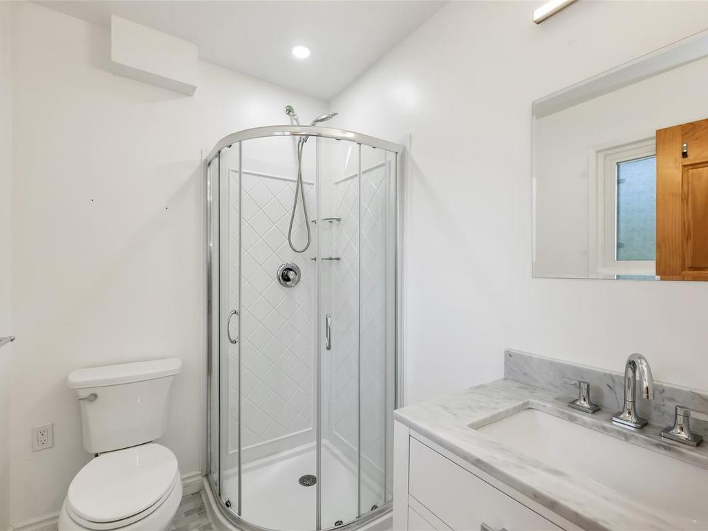









1616


Sarita

Pl,
Saanich,




BC
V8N 3J4

