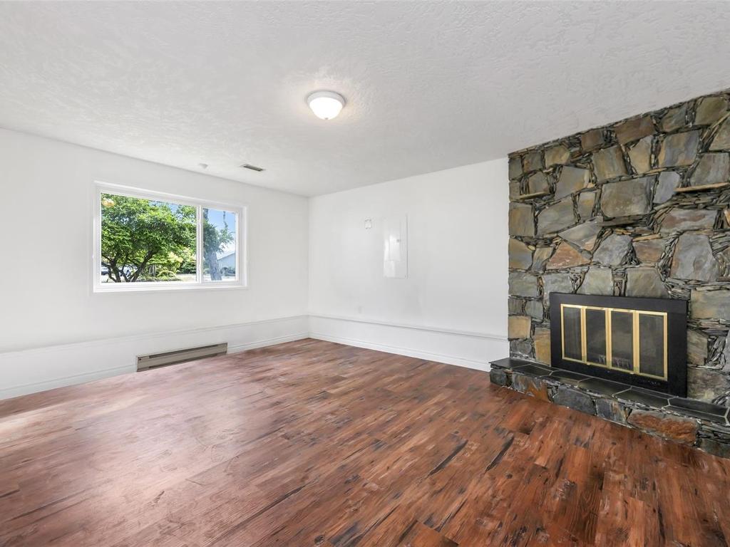 









1616


Sarita

Pl,
Saanich,




BC
V8N 3J4

