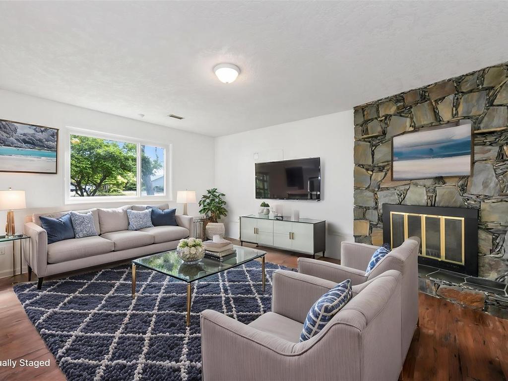 









1616


Sarita

Pl,
Saanich,




BC
V8N 3J4

