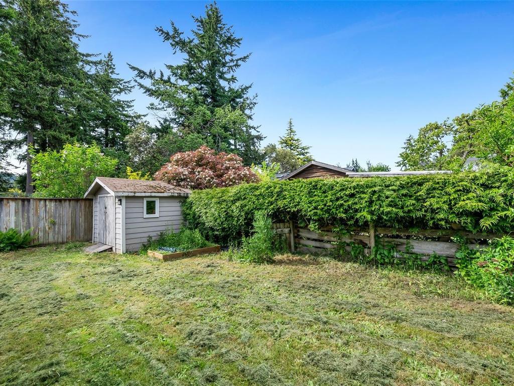 









1616


Sarita

Pl,
Saanich,




BC
V8N 3J4


